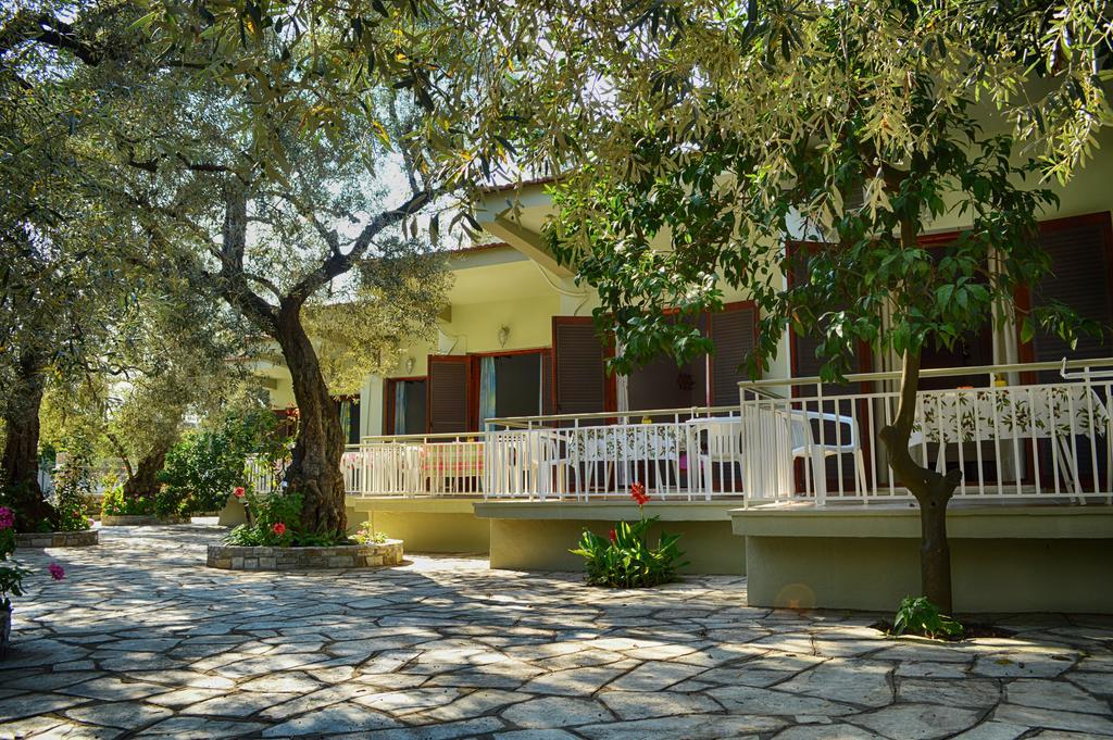 Guesthouse Irene Áfissos Exterior foto